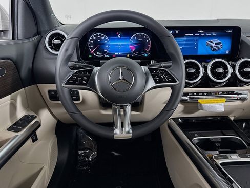 New 2026 Mercedes-Benz GLA 250 image 4