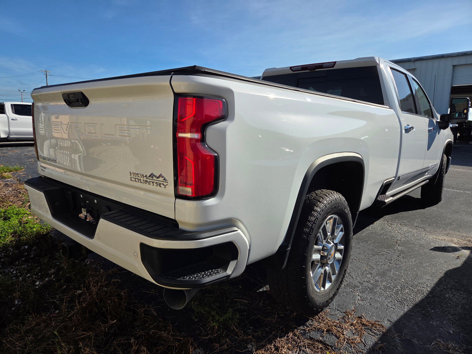 Used 2025 Chevrolet Silverado 3500 High Country w/ High Country Premium Package AWD/4WD image 4