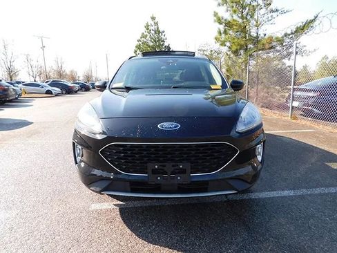 Used 2020 Ford Escape SEL image 3
