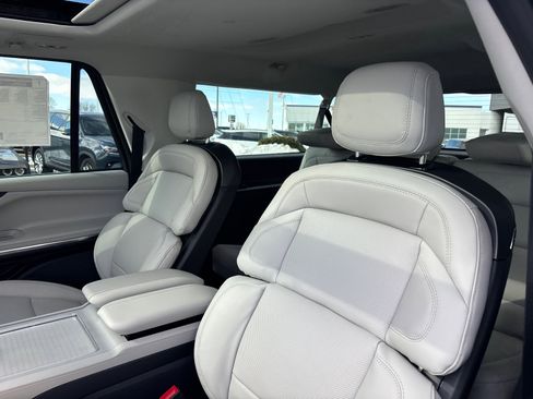 New 2026 Lincoln Navigator L Reserve AWD/4WD image 26
