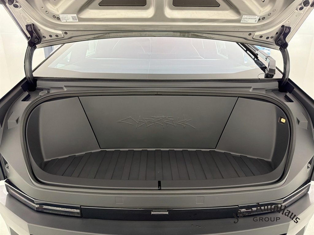 Used 2026 Tesla Cybertruck AWD Crew Cab image 37