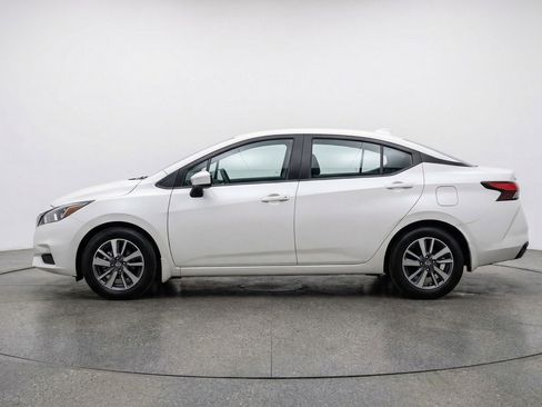Used 2025 Nissan Versa SV image 5