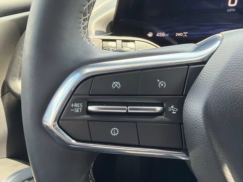 Used 2025 Chevrolet Traverse LT AWD/4WD image 13