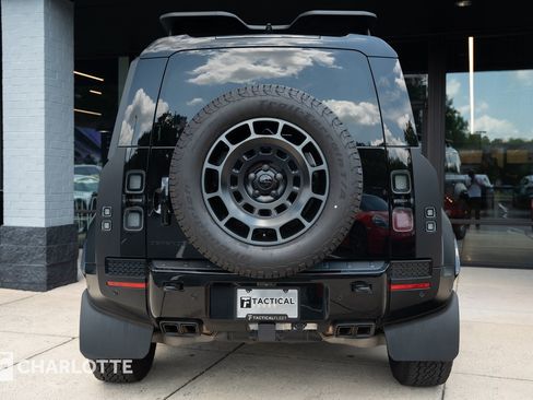 Used 2026 Land Rover Defender 110 OCTA AWD/4WD image 9