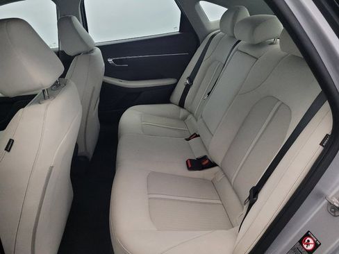 Used 2023 Hyundai Sonata SEL w/ Winter Weather Package FWD image 18