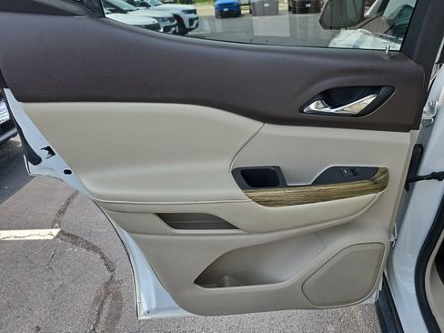 Used 2018 GMC Acadia Denali w/ Technology Package AWD/4WD image 37