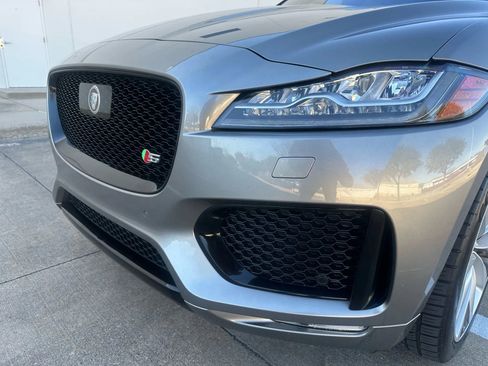 Used 2019 Jaguar F-PACE S image 5