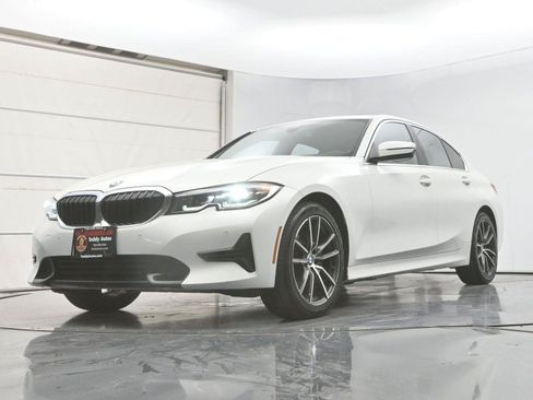 Used 2019 BMW 330i xDrive Sedan w/ Premium Package AWD/4WD image 26