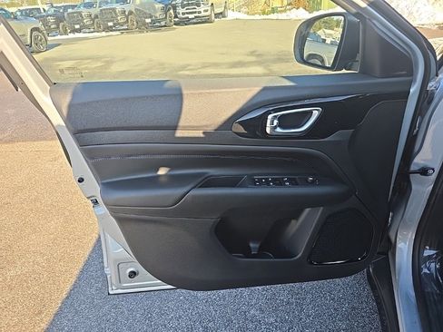 New 2026 Jeep Compass Limited image 18