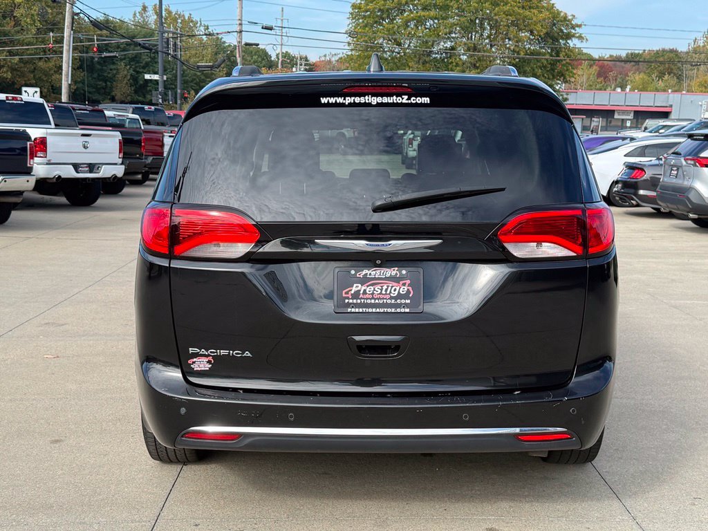 Used 2019 Chrysler Pacifica Touring-L Plus w/ Advanced Safetytec Group FWD image 18