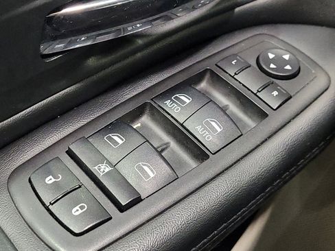 Used 2019 Dodge Grand Caravan SE FWD image 27