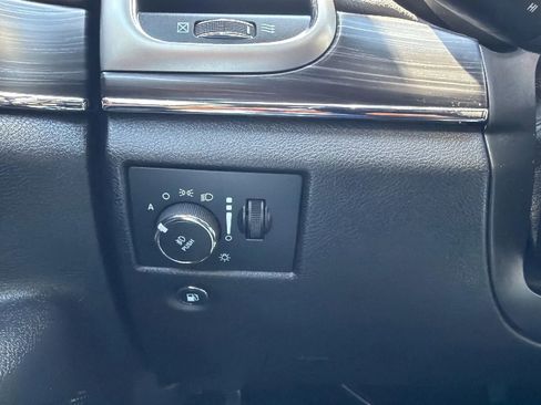 Used 2020 Jeep Grand Cherokee Limited AWD/4WD image 14