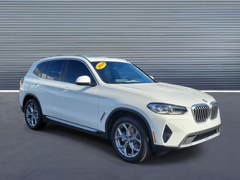 Used 2024 BMW X3 xDrive30i w/ Premium Package AWD/4WD image 2