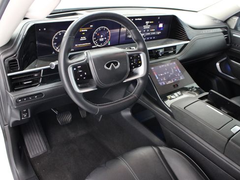 Used 2025 INFINITI QX80 Sensory AWD/4WD image 13