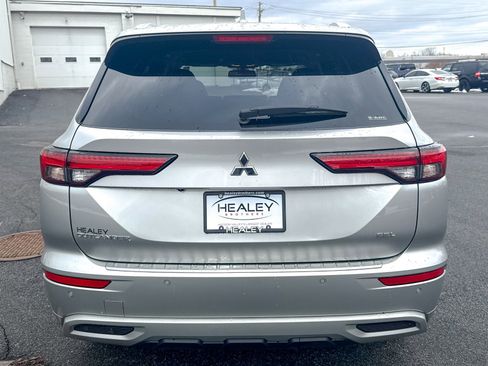 Used 2023 Mitsubishi Outlander SEL image 6