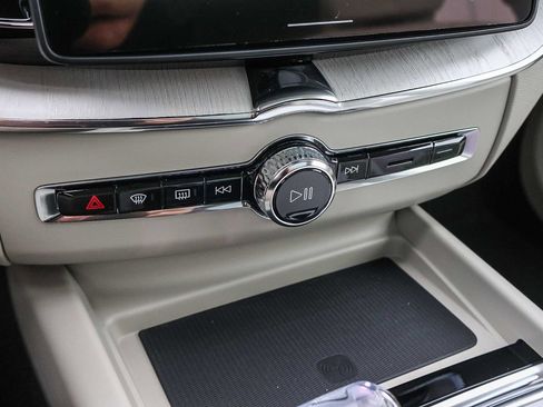 New 2026 Volvo XC60 B5 Ultra w/ Protection Package Premier image 33