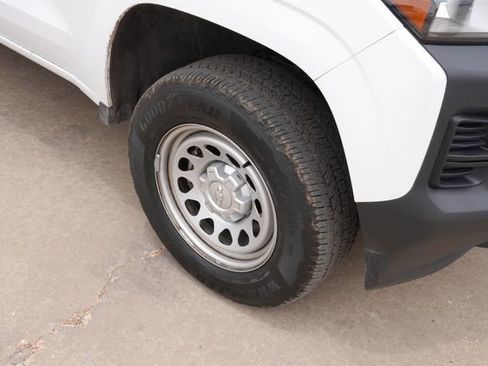 Used 2023 Chevrolet Colorado W/T AWD/4WD image 9