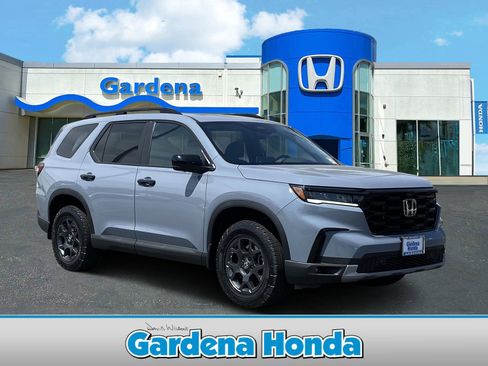 New 2025 Honda Pilot TrailSport image 1