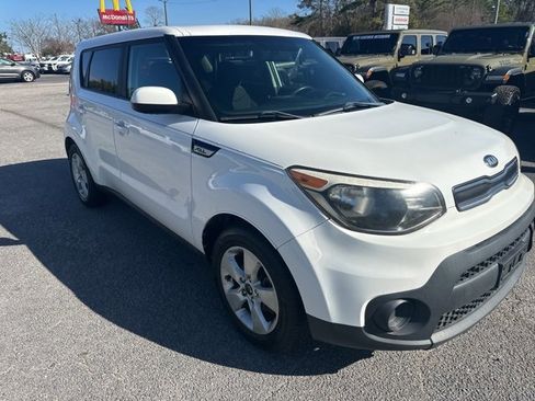 Used 2018 Kia Soul Base image 9