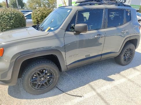 Used 2020 Jeep Renegade Sport w/ Sport Appearance Group AWD/4WD image 6