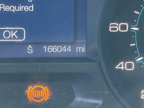 Used 2015 Ford Explorer XLT FWD image 34