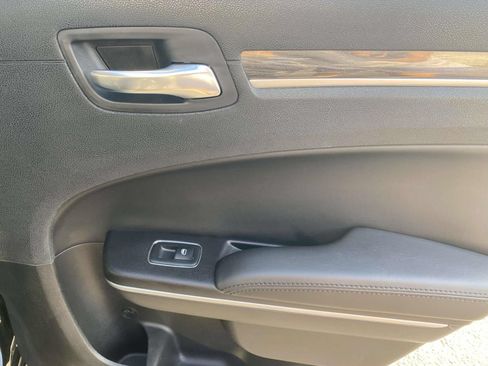 Used 2021 Chrysler 300 Touring w/ Sport Appearance Package RWD image 16
