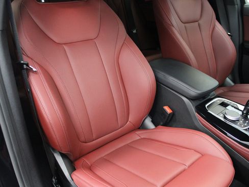 Used 2024 BMW X4 M40i w/ Premium Package image 29