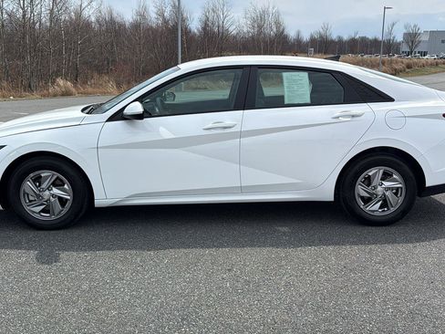 Used 2026 Hyundai Elantra SE image 12