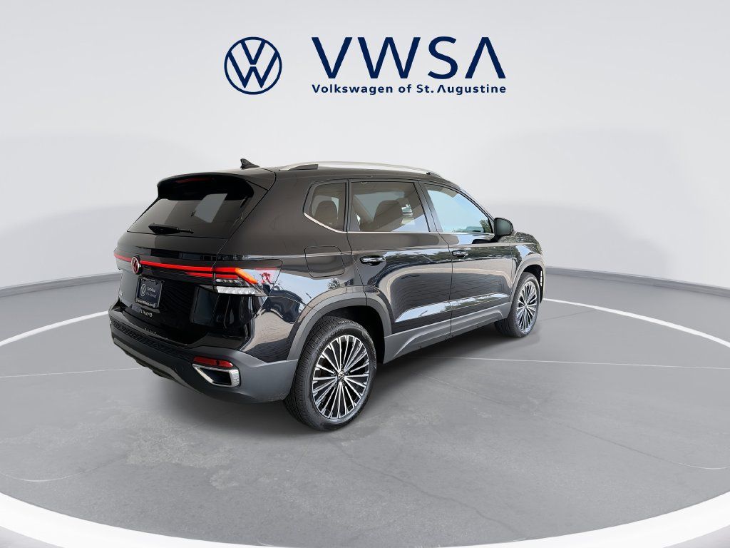 Certified 2025 Volkswagen Taos SE FWD image 8