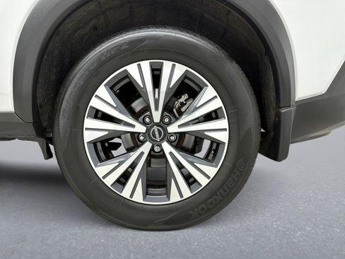 Used 2023 Nissan Rogue SV w/ SV Premium B Package image 25