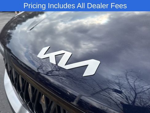 New 2026 Kia Carnival EX FWD image 17