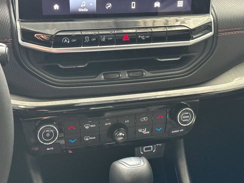 Used 2024 Jeep Compass Trailhawk image 21