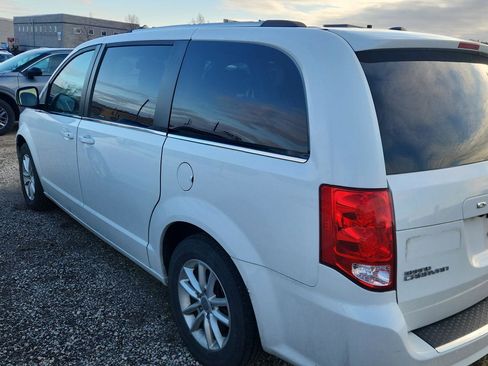 Used 2019 Dodge Grand Caravan SXT image 6