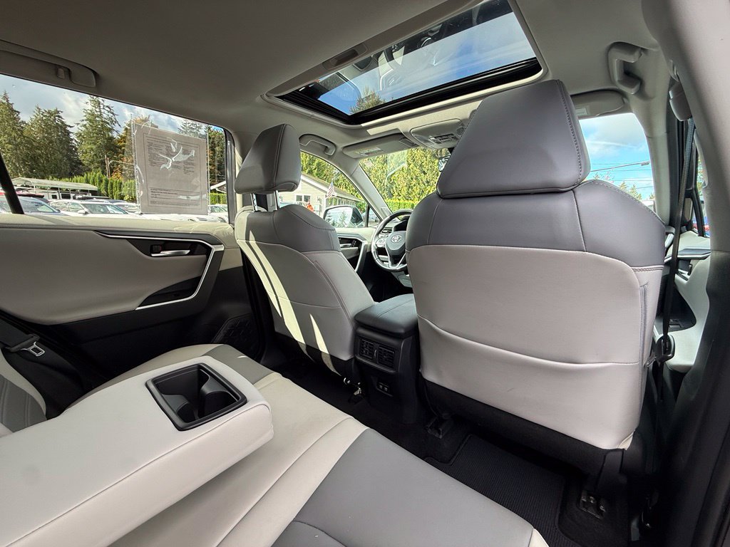Used 2019 Toyota RAV4 Limited AWD/4WD image 19