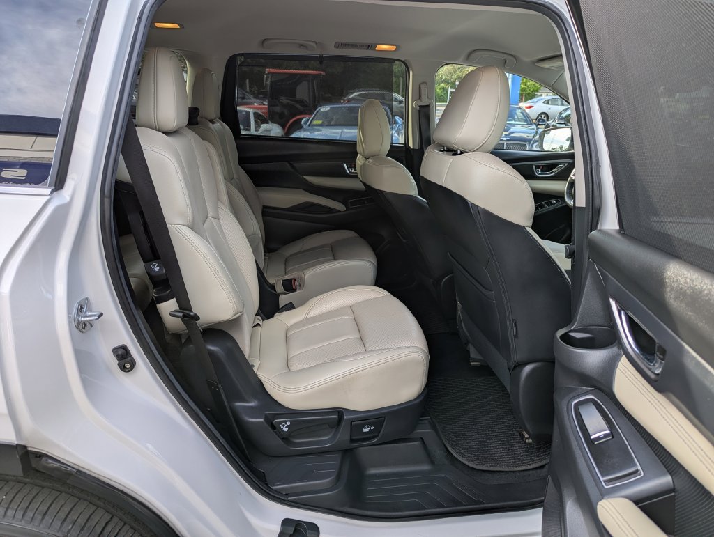 Used 2023 Subaru Ascent Limited AWD/4WD image 32