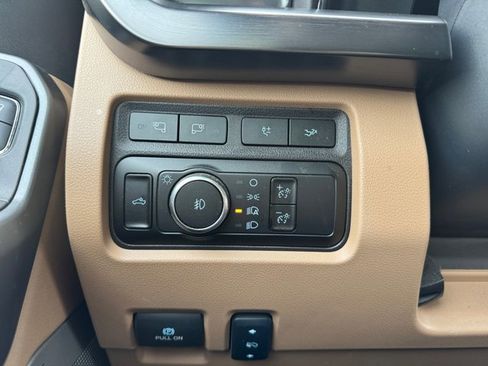 Used 2024 Ford F250 Lariat w/ Lariat Ultimate Package image 17