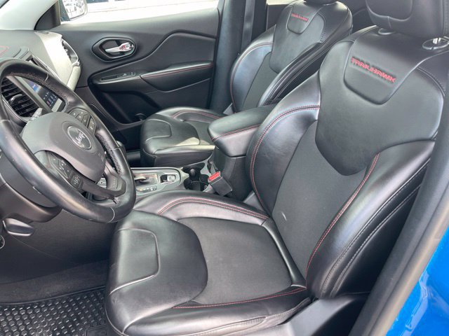 Used 2021 Jeep Cherokee Trailhawk w/ Technology Group AWD/4WD image 11