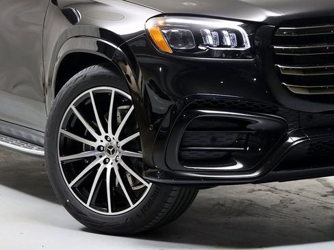 New 2026 Mercedes-Benz GLS 580 4MATIC image 3