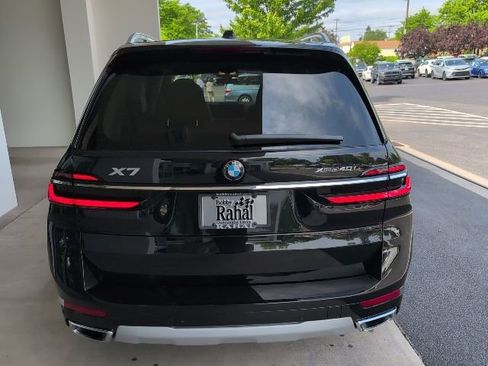 Used 2025 BMW X7 xDrive40i w/ Premium Package AWD/4WD image 4