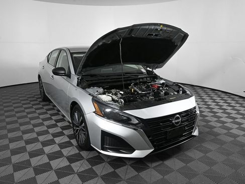 Used 2024 Nissan Altima 2.5 SV image 30