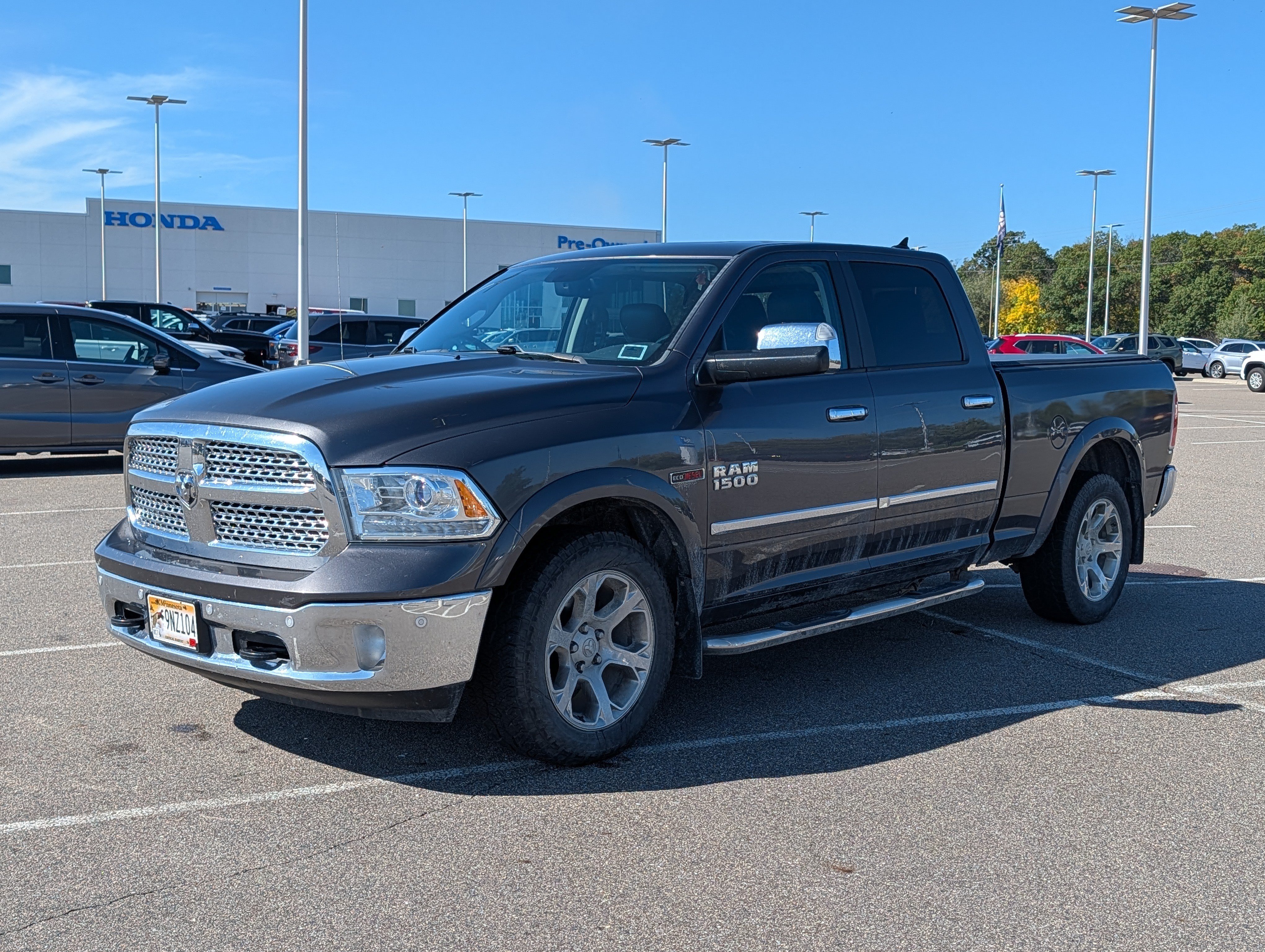 Used 2016 RAM 1500 Laramie w/ Convenience Group AWD/4WD image 2