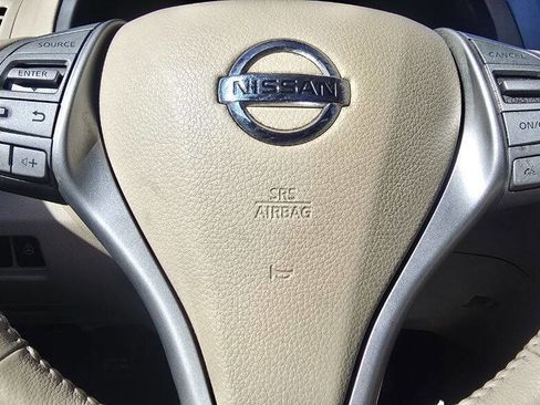 Used 2015 Nissan Altima 2.5 SL w/ Moonroof Package image 25