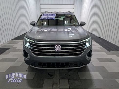 Used 2025 Volkswagen Atlas SE AWD/4WD image 6