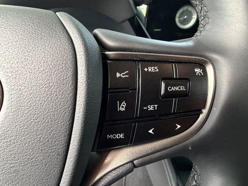 Used 2025 Lexus ES 350 w/ Premium Package FWD image 19