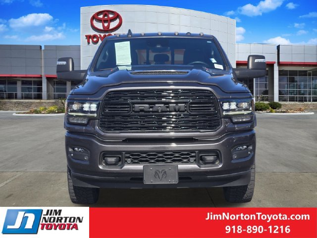 Used 2023 RAM 2500 Limited AWD/4WD image 2