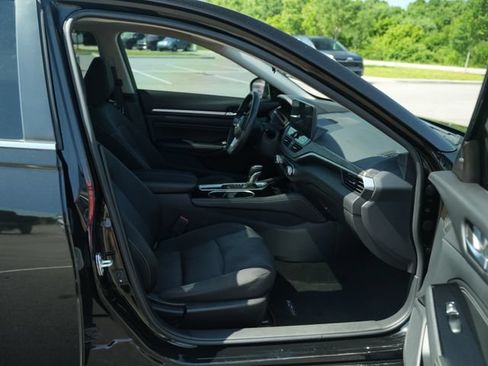 Used 2023 Nissan Altima 2.5 SV w/ SV Premium Package FWD image 20