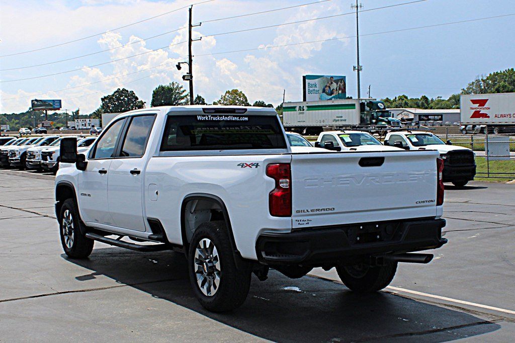 Used 2025 Chevrolet Silverado 2500 Custom w/ Custom Convenience Package AWD/4WD image 4