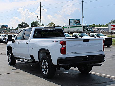 Used 2025 Chevrolet Silverado 2500 Custom w/ Custom Convenience Package AWD/4WD image 4