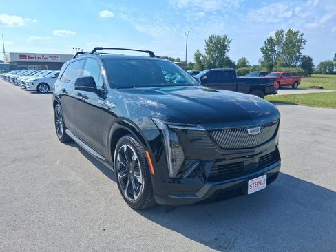Used 2025 Cadillac Escalade IQ Sport 2 AWD/4WD image 4
