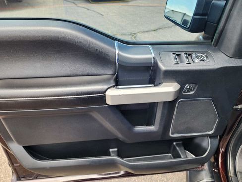 Used 2019 Ford F150 Lariat w/ Equipment Group 502A Luxury AWD/4WD image 20